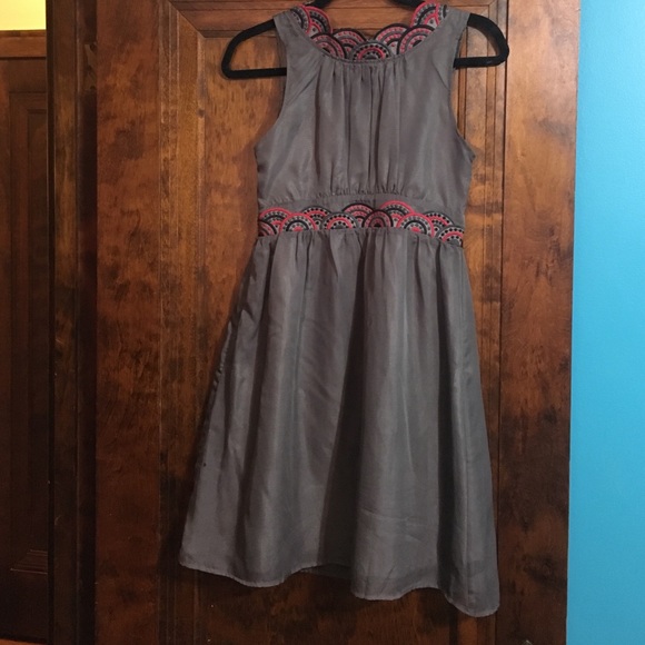 Dress - Picture 3 of 4