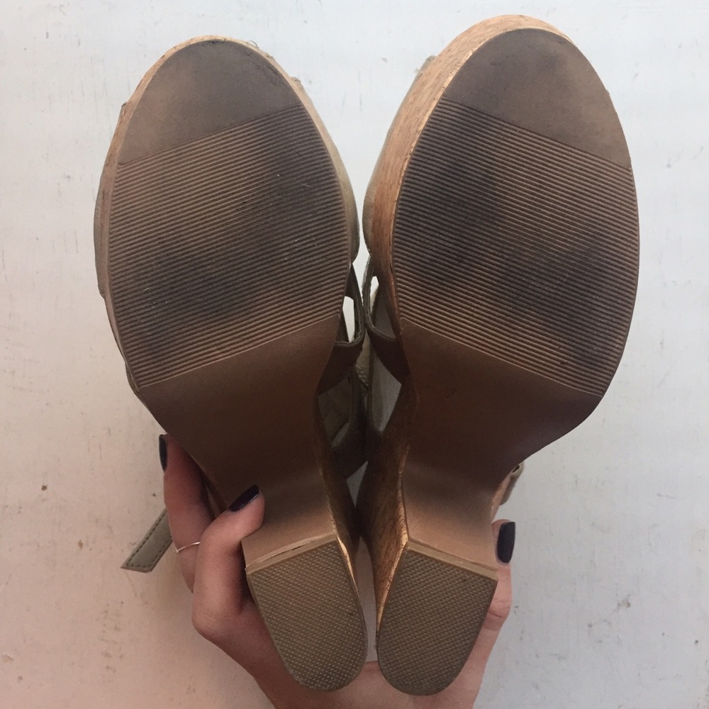Qupid Wedges - Picture 2 of 3