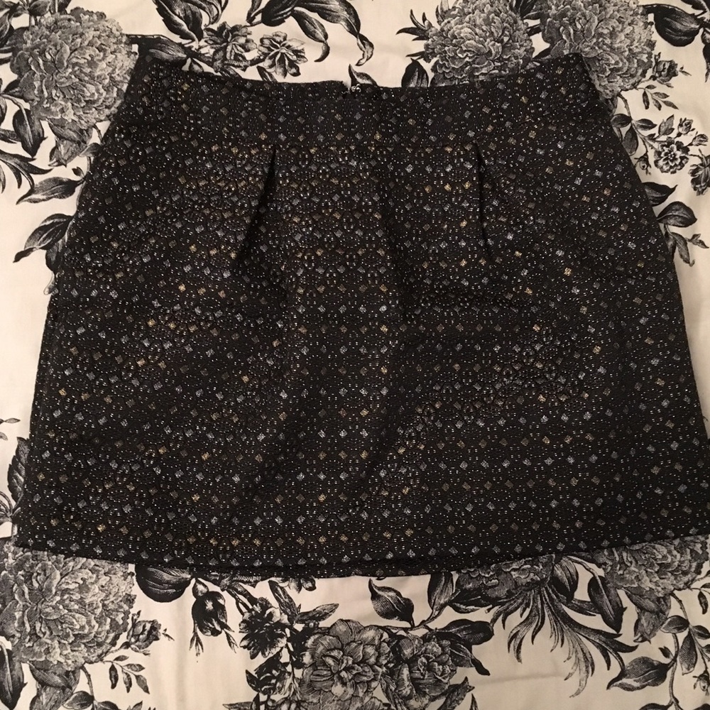 Old Navy black, gold and silver skirt