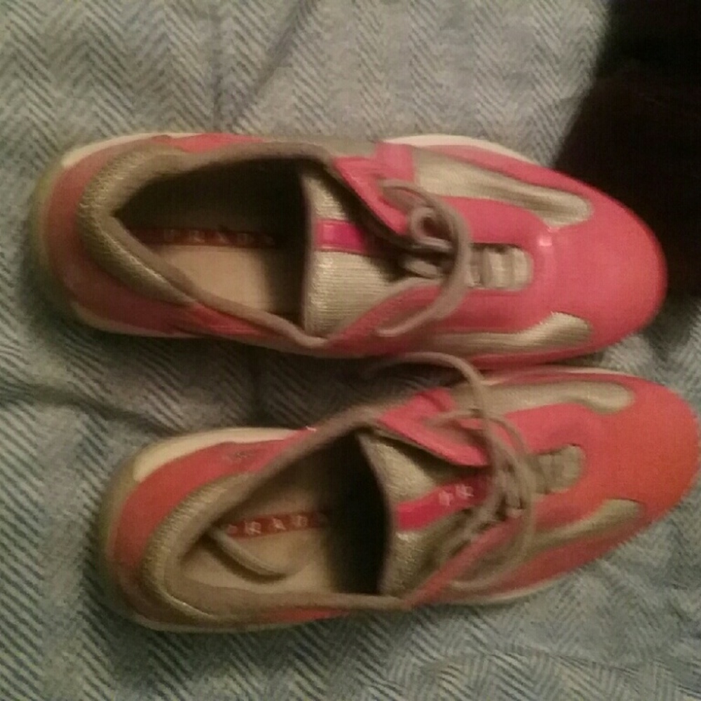 Sneakers