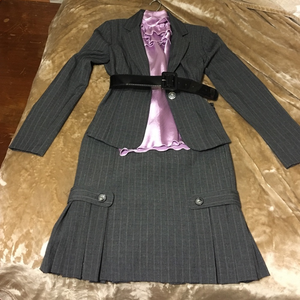 Dress suit