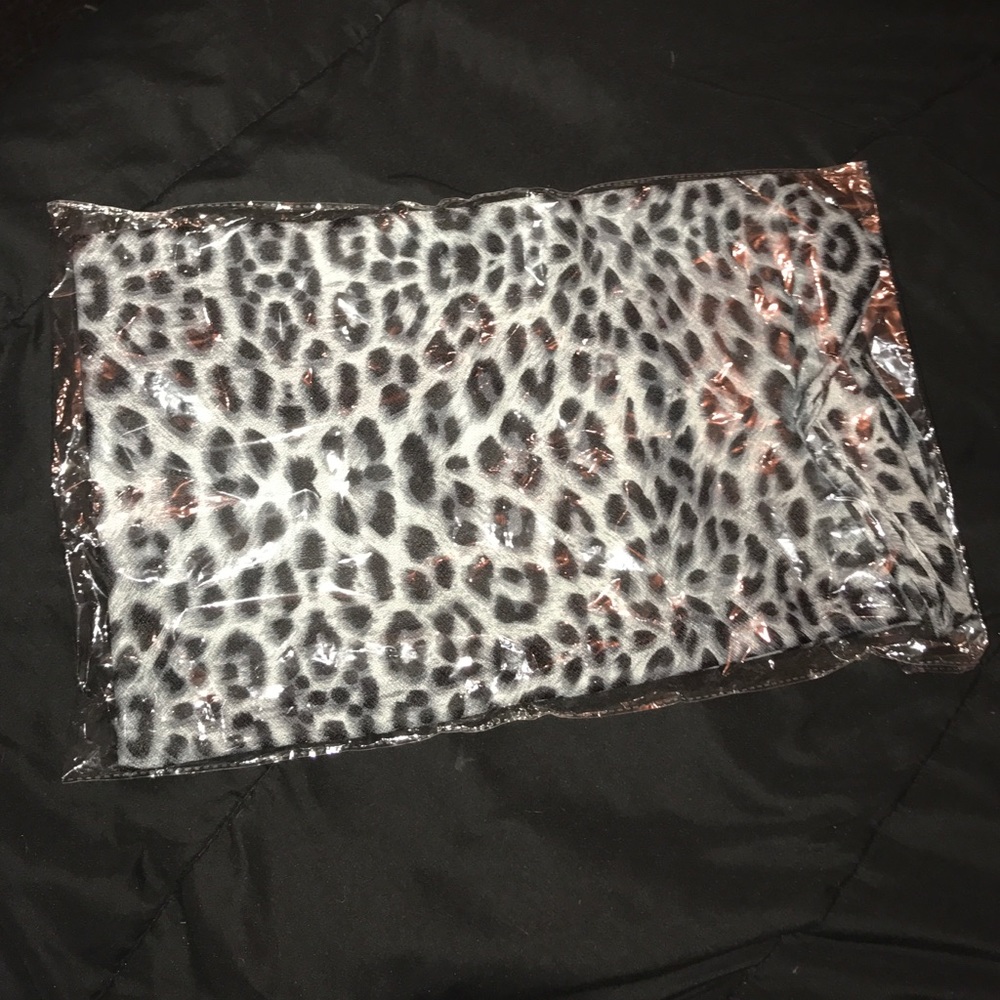 Leopard scarf