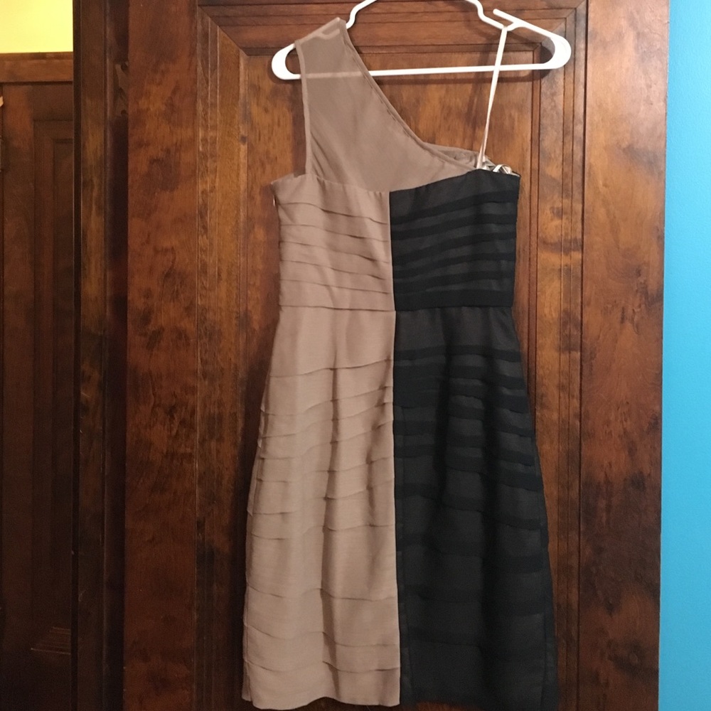 Dress - Picture 3 of 4