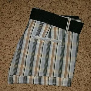 Women's brand new maurice's shorts size 11/12