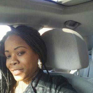 Meet your Posher, Aisha