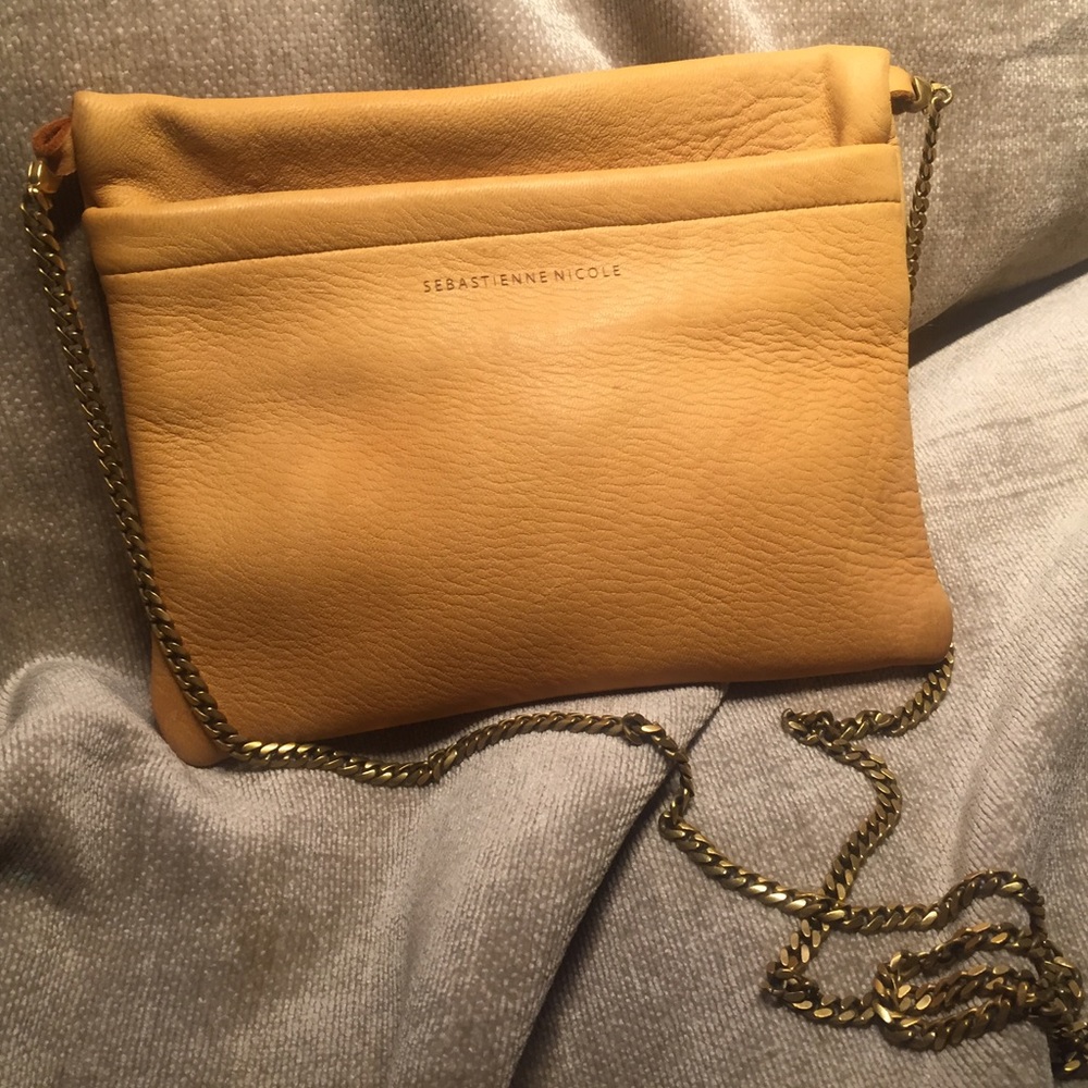 S E B A S T I E N N E   N I C O L E  clutch/sling