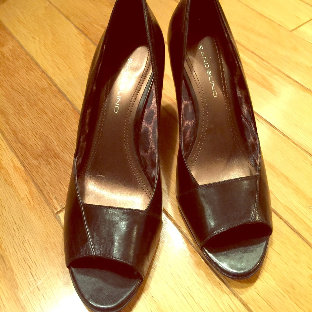 Cute black wedge open toe shoes