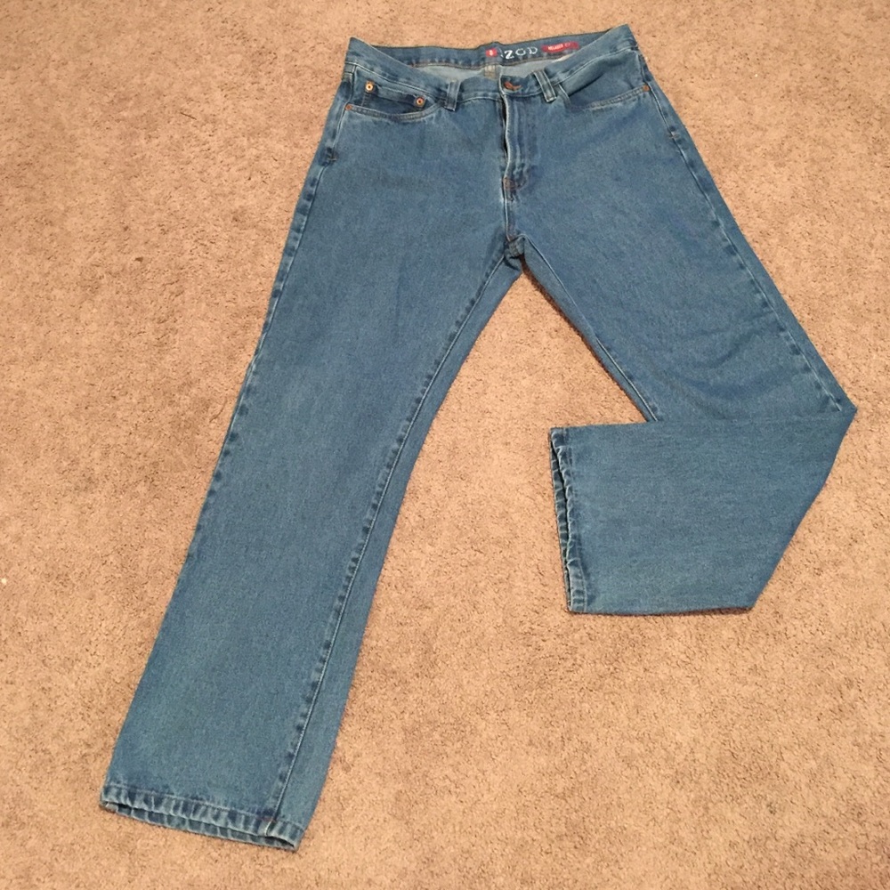 IZOD men's size 34x32 jeans relaxed fit
