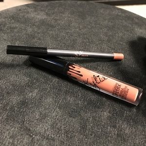 Kylie matte liquid lipstick in Dolce K set