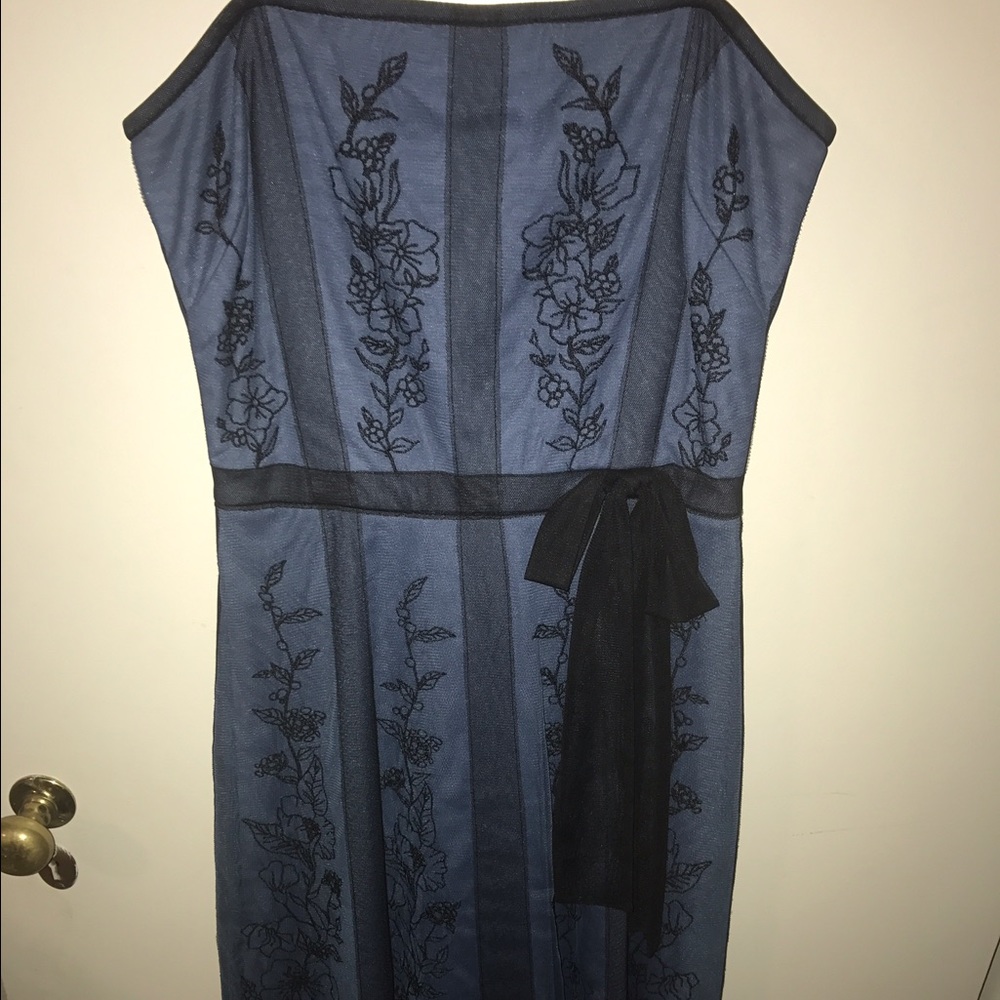 BCBG MAX ARZIA - Picture 4 of 8