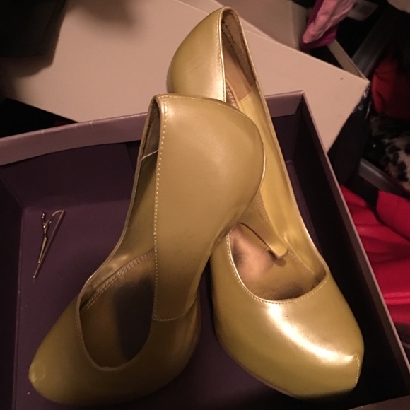 Shoes - Picture 1 of 1