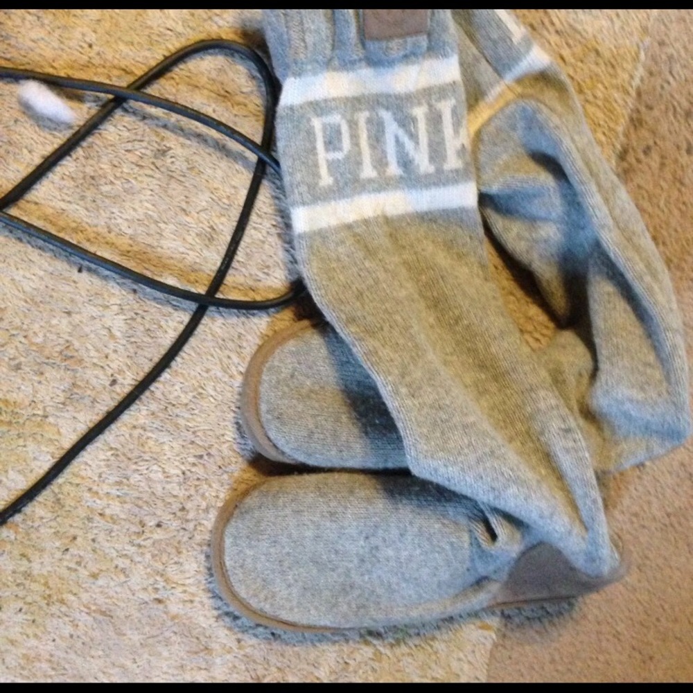 Vs pink slippers