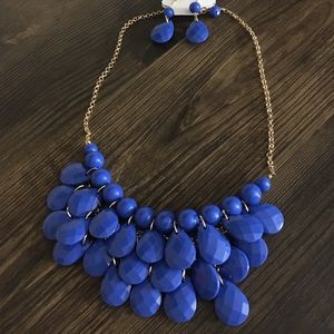 5/$25 SALE - Blue Classic Bib Necklace Set