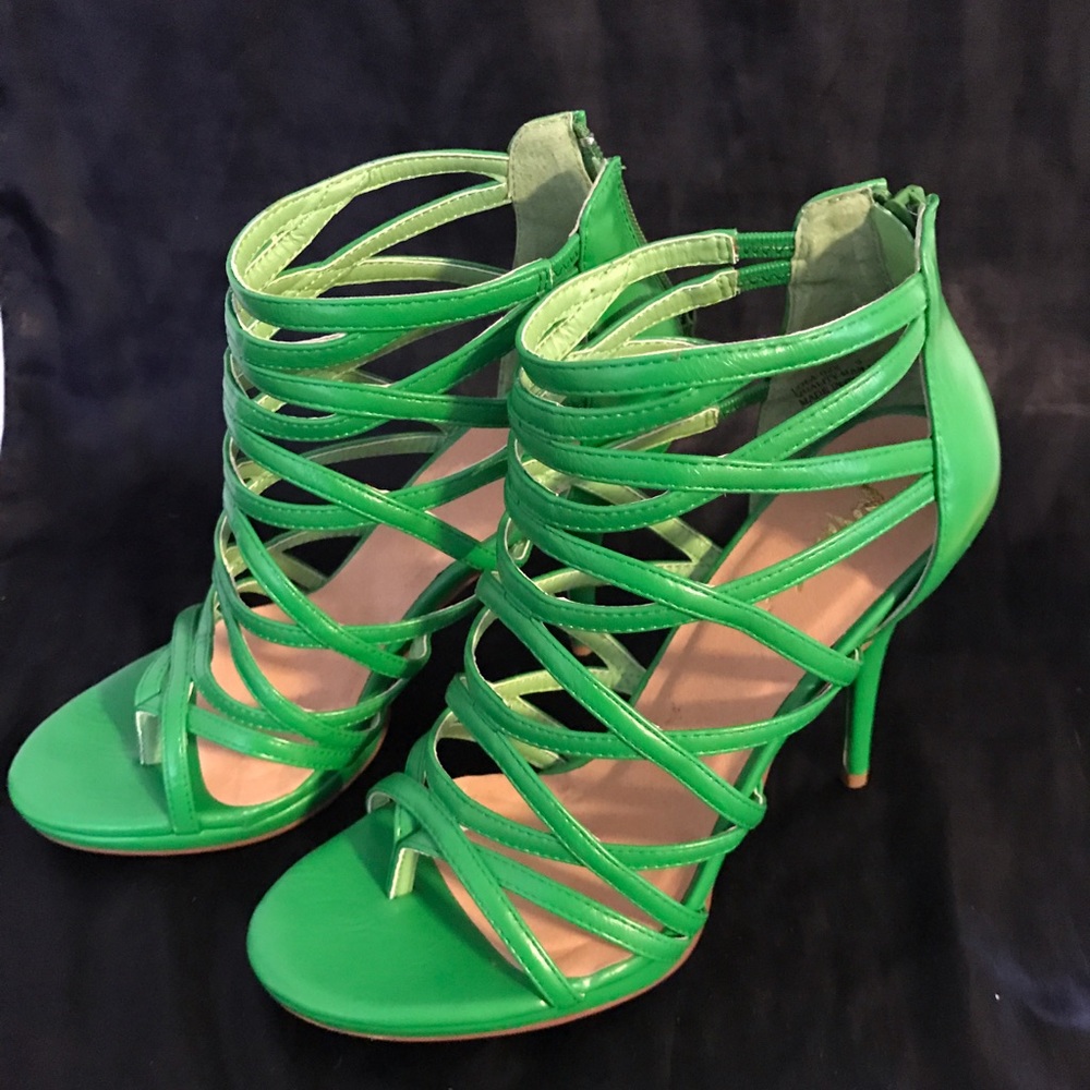 Women's heels NWOT