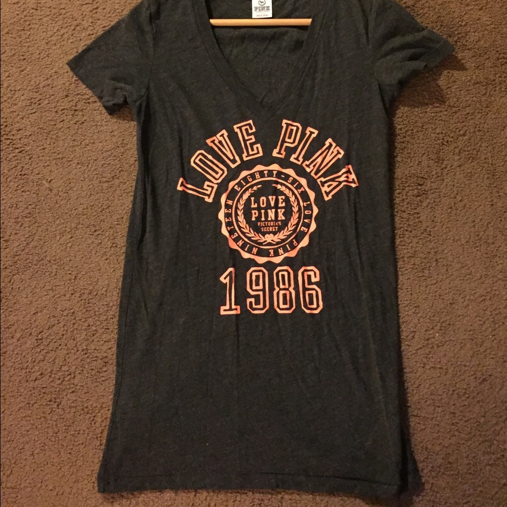 Ⓜ️ SOLD! Victoria's Secret PINK Tee!