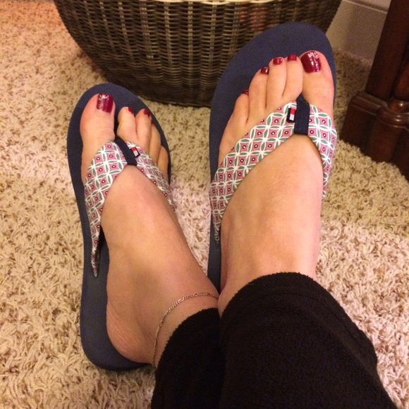 TOMMY HILFIGER Flippy Floppies💕🌴🏄🏼‍♀️ - Picture 3 of 4