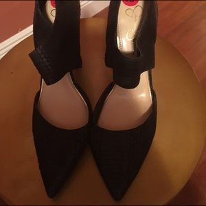 Jessica Simpson pumps
