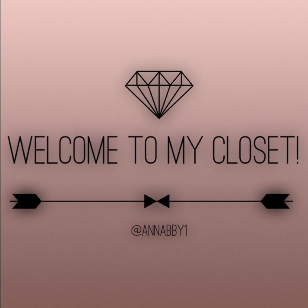 Hello Poshmark shoppers! ❤