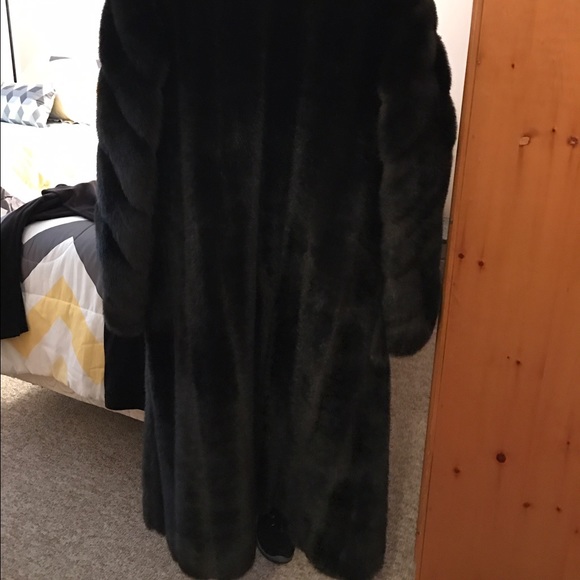 A new faux mink black full length coat - Picture 3 of 3