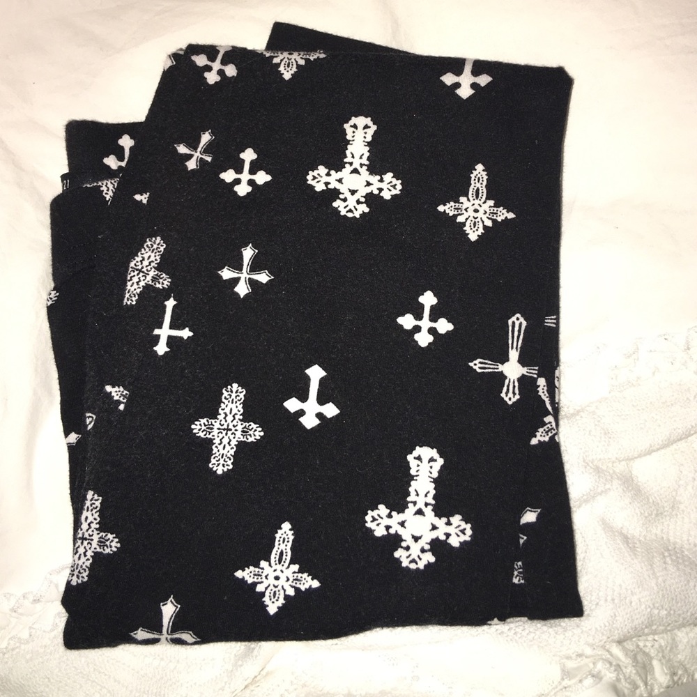 Cross print leggings