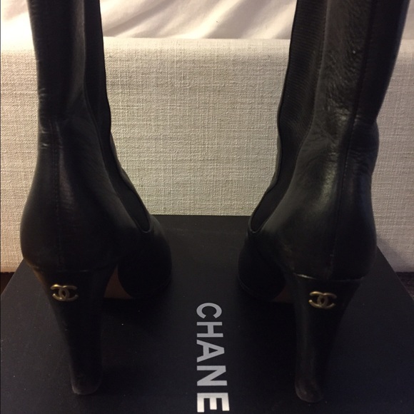 Chanel Black Gold-Tone Chain Riding Boots – MILNY PARLON Chanel boots
