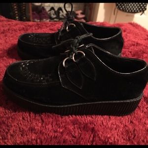 RARE BLACK UK CREEPERS
