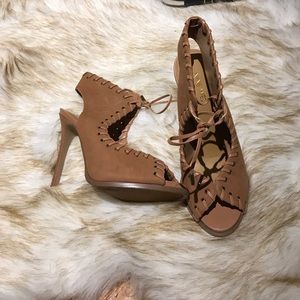 peep toe lace up pump