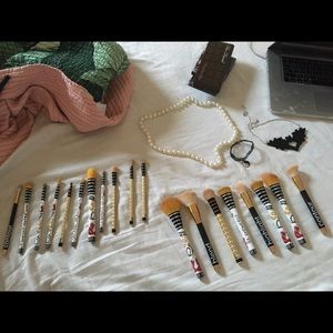 19 piece Sonia Kashuk Brush Set- KO set & Gold set