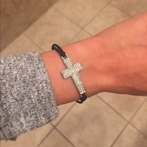 Rhinestone cross bracelet ➕