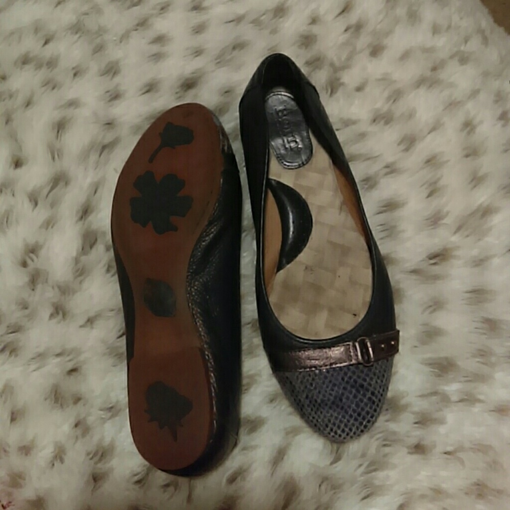 Shoes - Picture 2 of 2