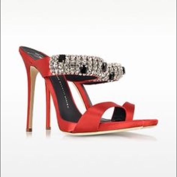 ❗️SOLD❗️Giuseppe Zanotti Women's Red Satin Mule - Picture 4 of 7