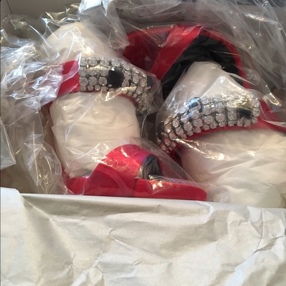 ❗️SOLD❗️Giuseppe Zanotti Women's Red Satin Mule - Picture 7 of 7