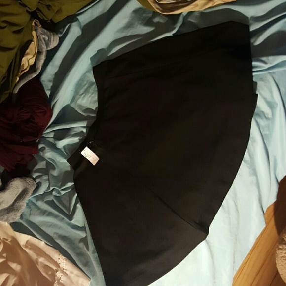 Black knee high skirt small - Picture 2 of 3