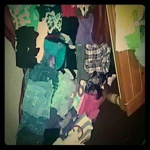 DISCOUNTED SHIPPING Huge Lot Of Girls Clothing