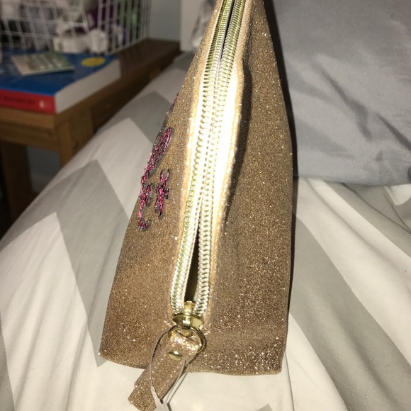 Makeup Bag NWOT - Picture 4 of 4