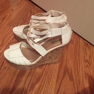 White Wedges
