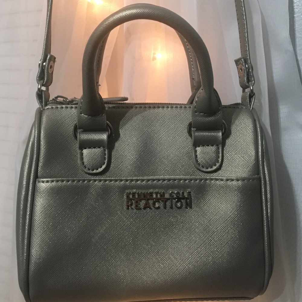Kenneth Cole Reaction Cross body purse