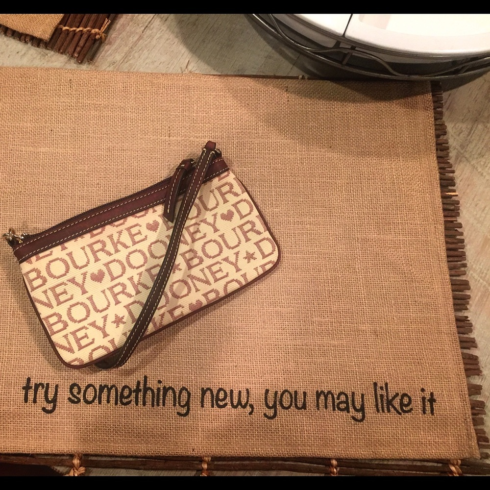 NWOT dooney & bourke large slim wristlet