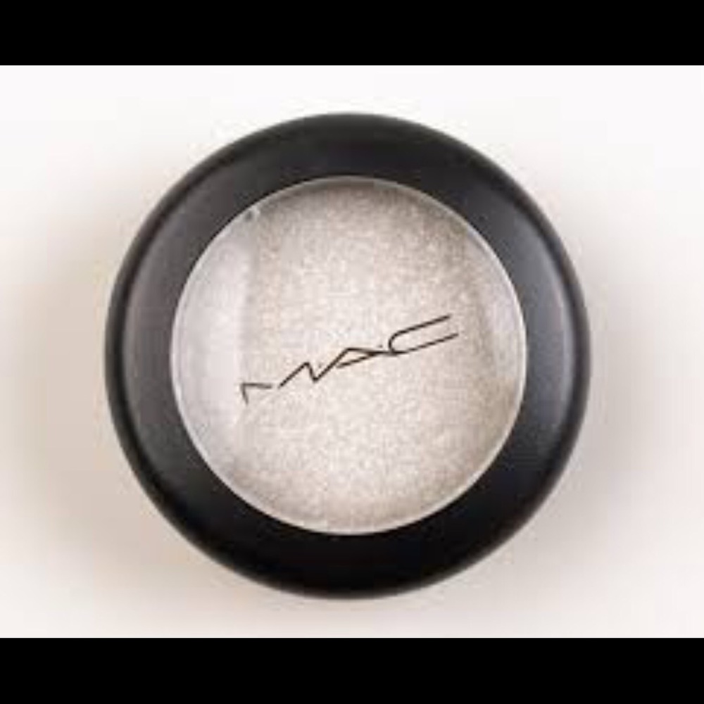 MAC pressed pigment "Angelic"