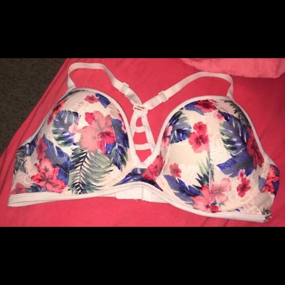 PINK!!! Hibiscus bra from PINK! 🌺 36D