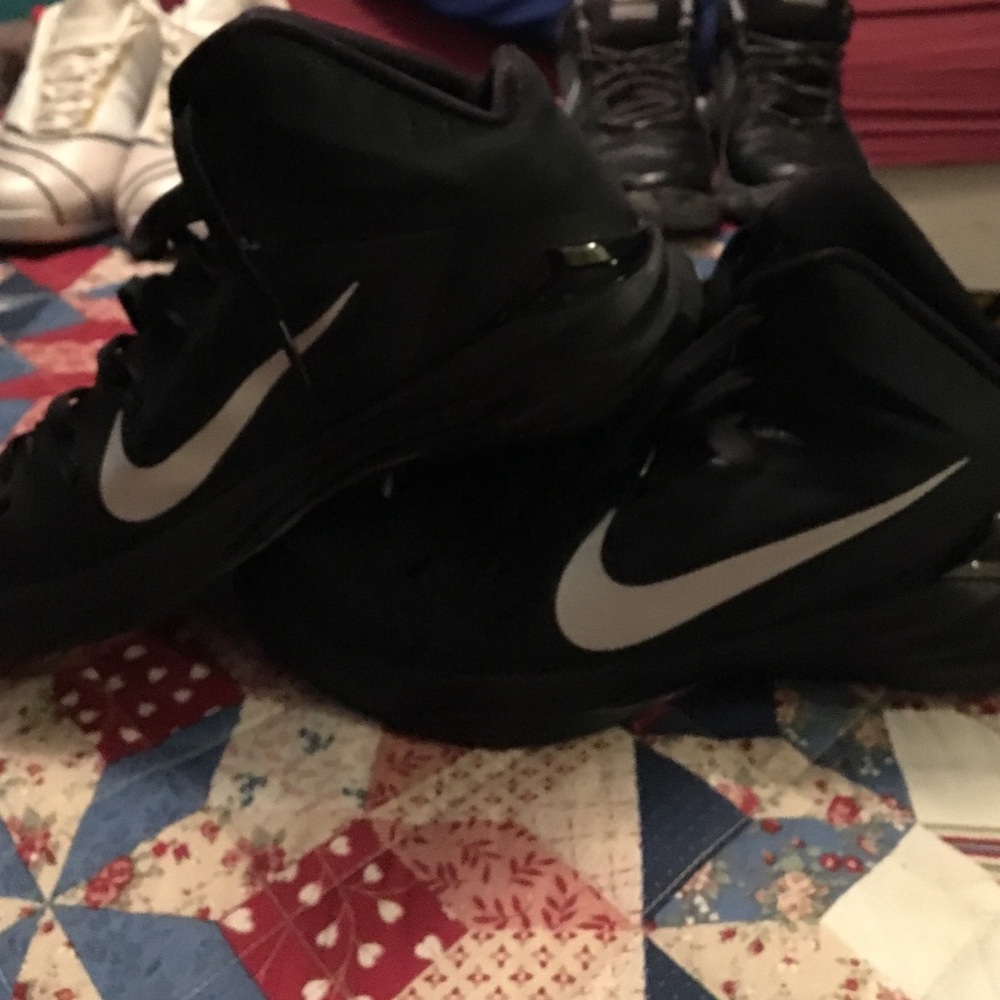 Hyperdunks - Picture 2 of 4
