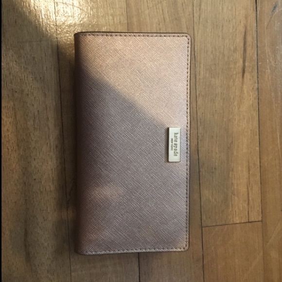 kate spade Handbags - Kate Spade- *authentic* - used once - rose gold