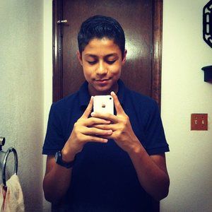 Meet your Posher, Efren