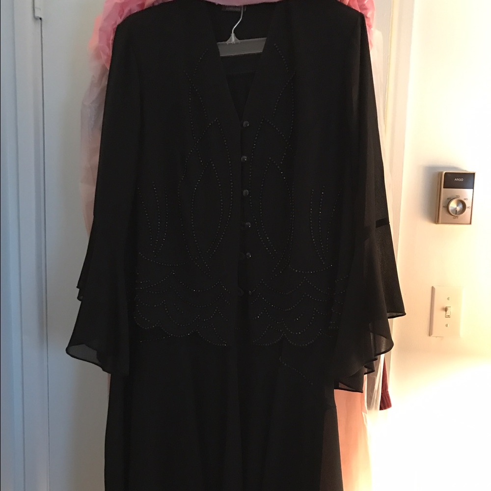 Beautiful new black  dress for that special nite..