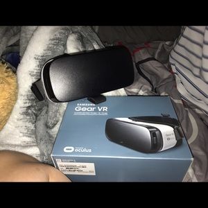 Virtual reality glasses
