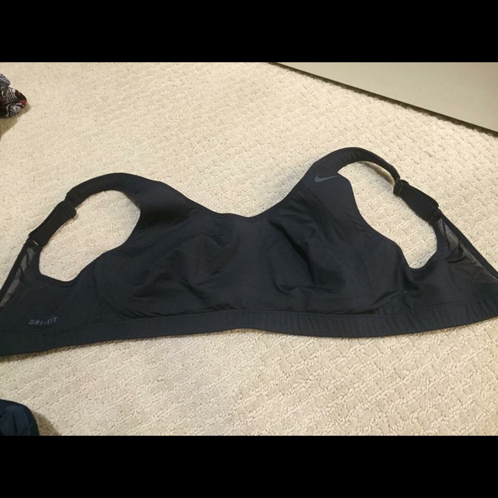 Nike sports bra 34D