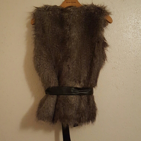 FUR VEST - Picture 2 of 5