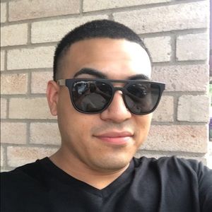 Meet your Posher, Ramiro