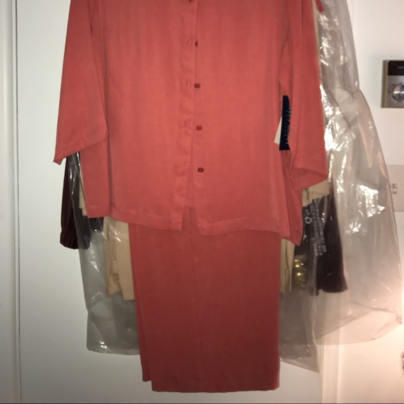 Very nice pant suit - Picture 2 of 2