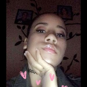 Meet your Posher, Carrie